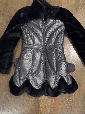 SNOWMAN New York Black & Dark Gray Faux Fur Trim Quilted Coat